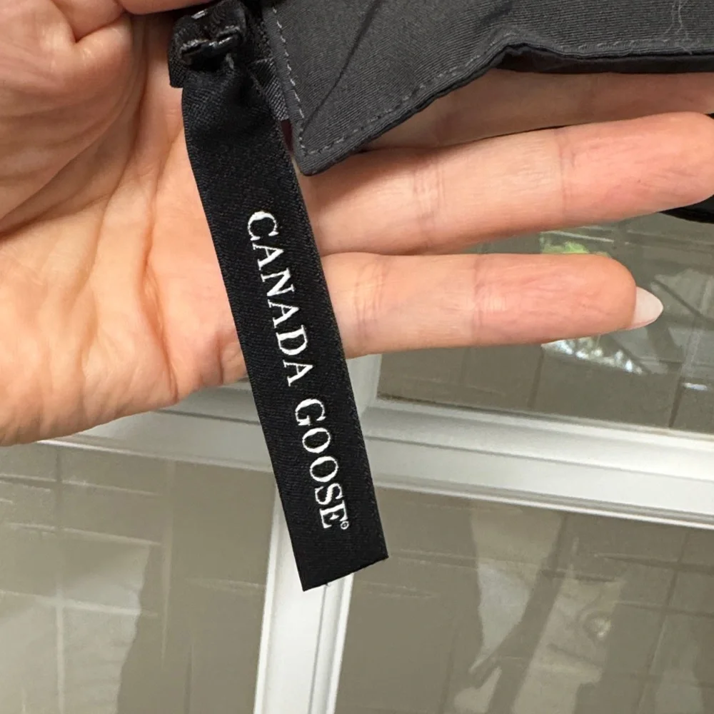 Canada Goose grey Puffer Vest - Picture 10 of 15